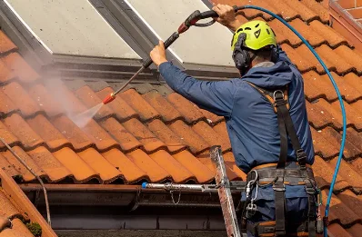 Démoussage et hydrofuge de toiture à Colomby-Anguerny